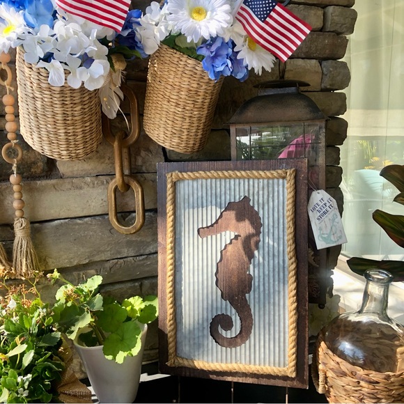 NWT! Wood Tim Rustic Seahorse Wall Art With Hooks - Picture 2 of 10